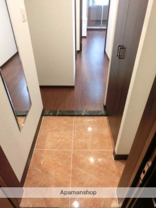 PREGIO本町の玄関