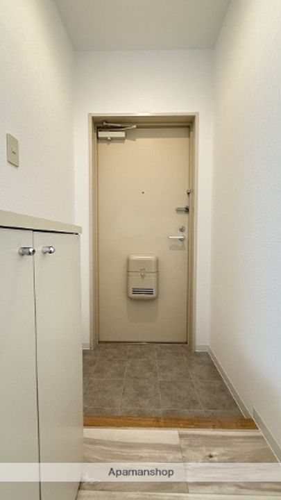 ディアコートセンバの玄関