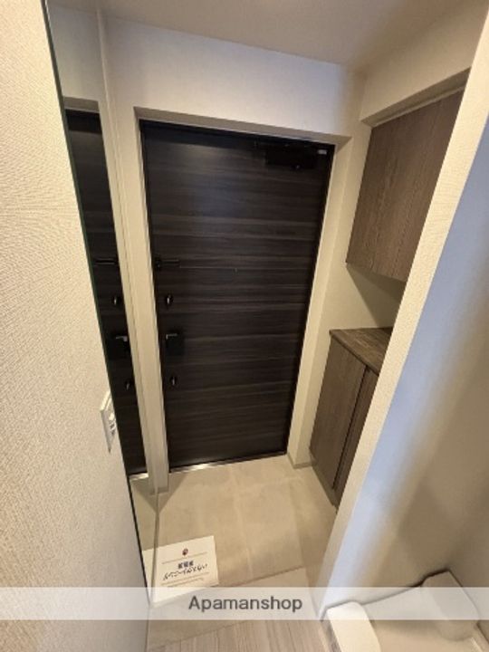 クレストコート靭公園 THE CLASSの玄関