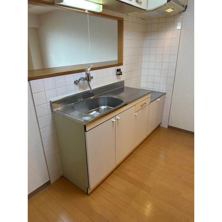 メゾンクレアスタイル202号室のキッチン