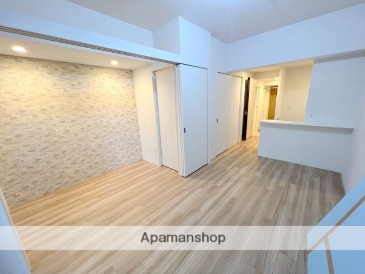 セレニテ本町東リアンの居間