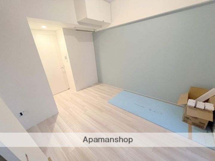 セレニテ本町東リアンの居間