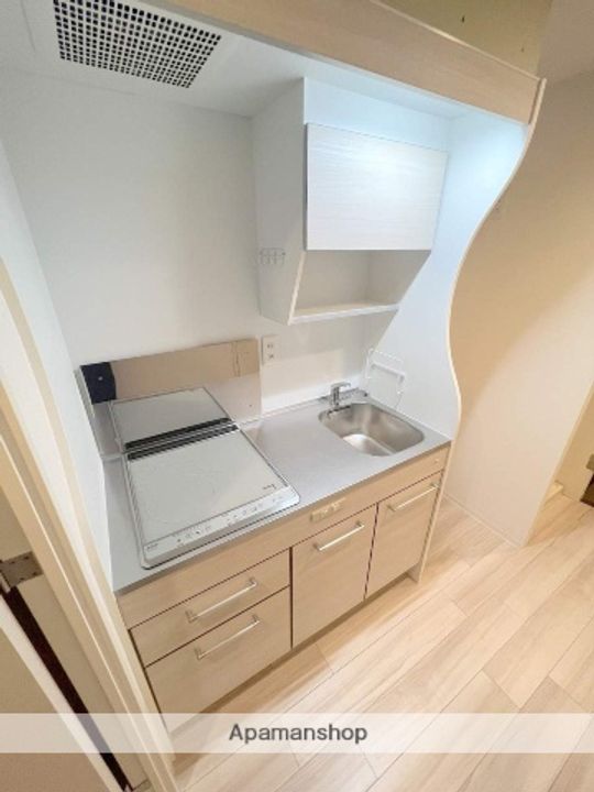 セレニテ本町東リアンのキッチン