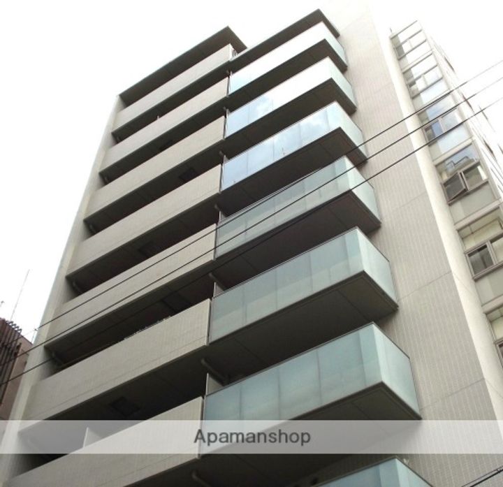 W.O.B HONMACHI−WESTの外観