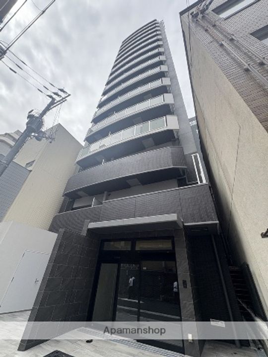 COMFORIA LIV大阪本町の外観