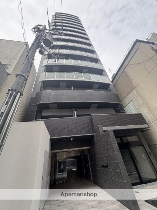 COMFORIA LIV大阪本町の外観
