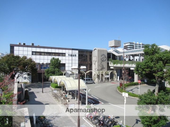 シャルム千里丘の周辺