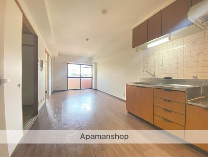 シャルム千里丘の居間