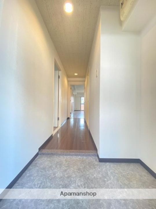 シャルム千里丘の玄関