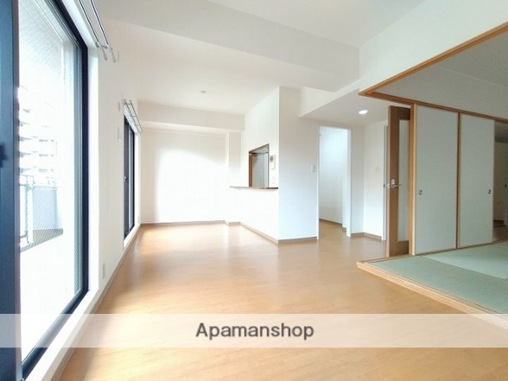 吹田野村ハイツの居間