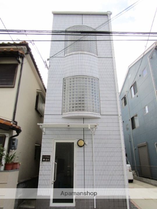 シャルム泉町の外観