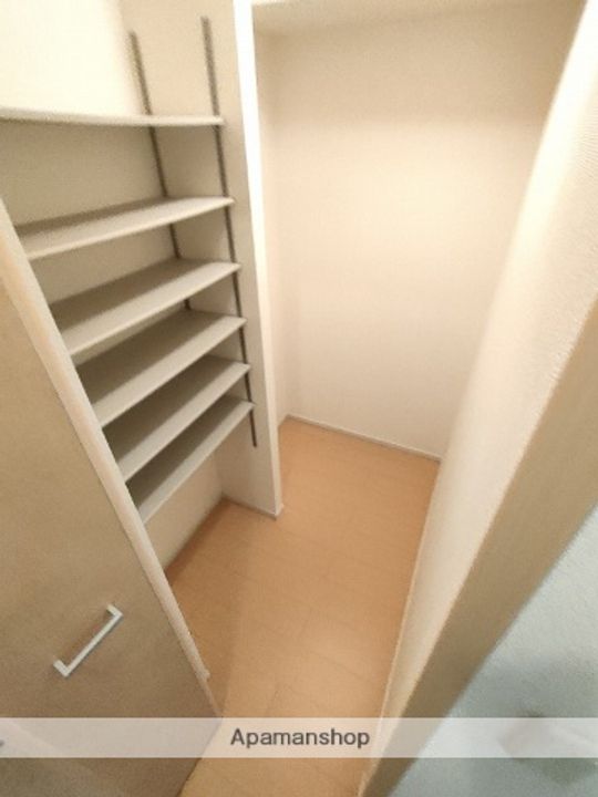 マーヴェラスコートの玄関