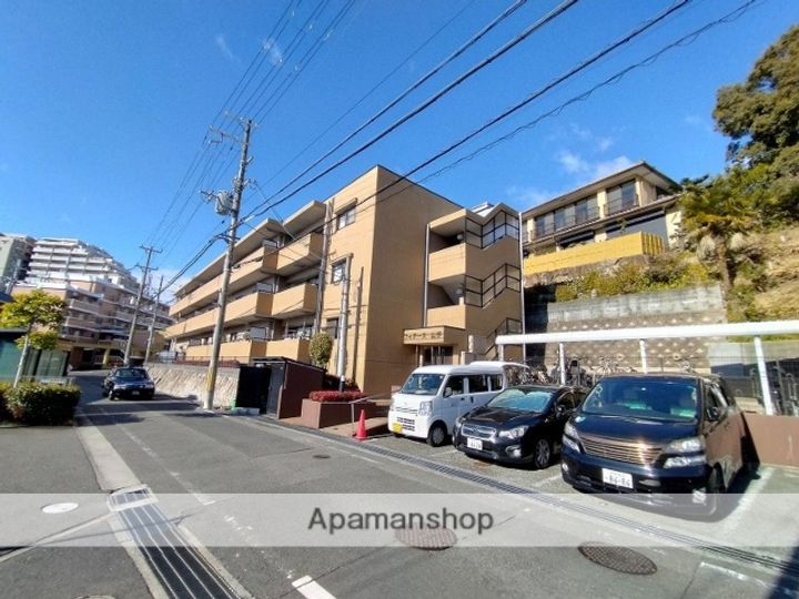フィデース山手の外観
