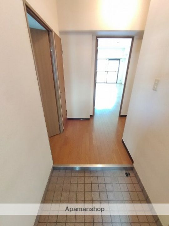 オークヴィラ上山手の玄関