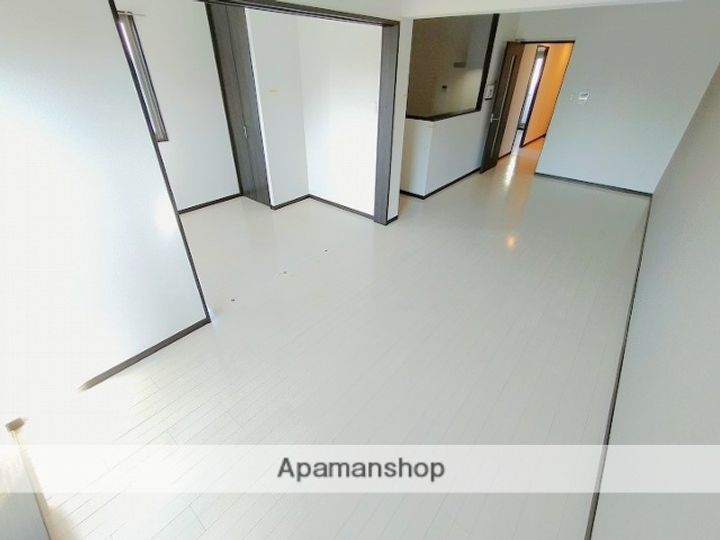 ガルデン穂波の居間