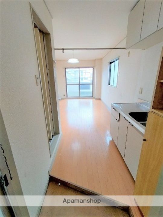 橋本マンションの玄関