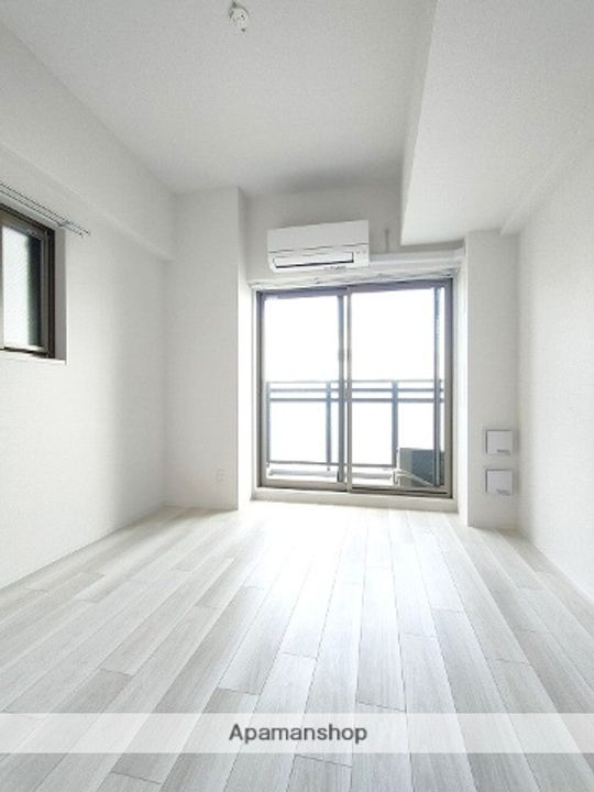 エスリードザ・グラン大阪ノースの居間