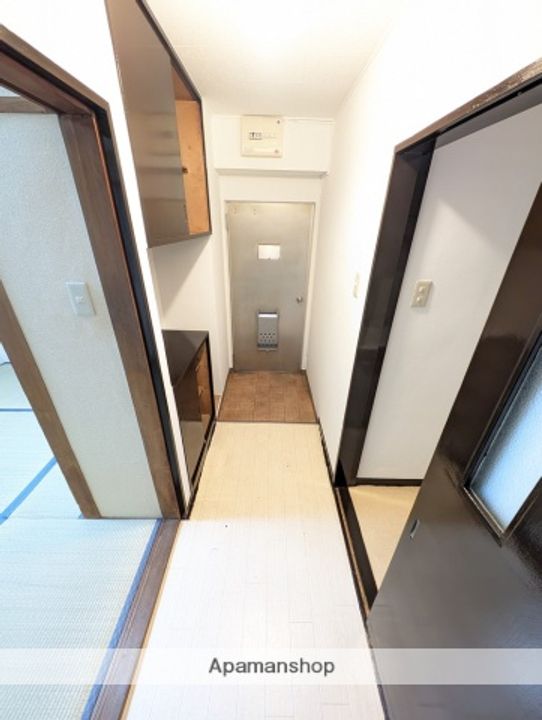 都島岡本マンションの玄関