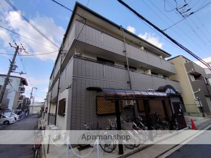 クローバーマンションの外観