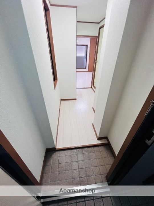 リバティー御幸の玄関