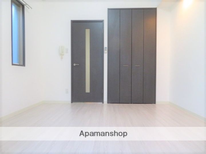 ディ・アリヴィオ 千林の居間