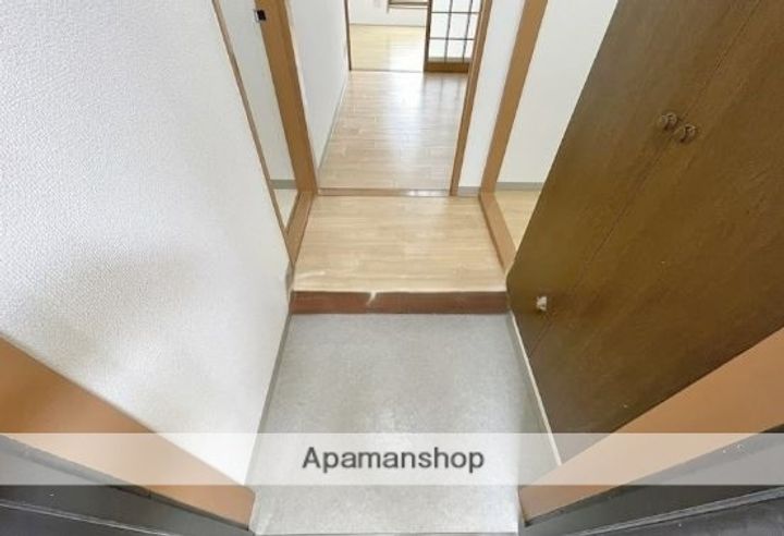 シルクルーム3番館の玄関