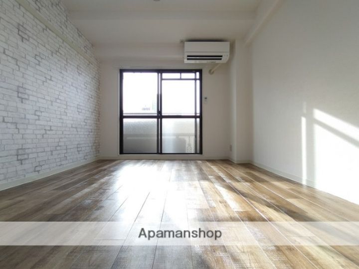 エンブレム都島の居間