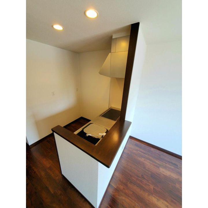 アヴェニュー暁町203号室のキッチン