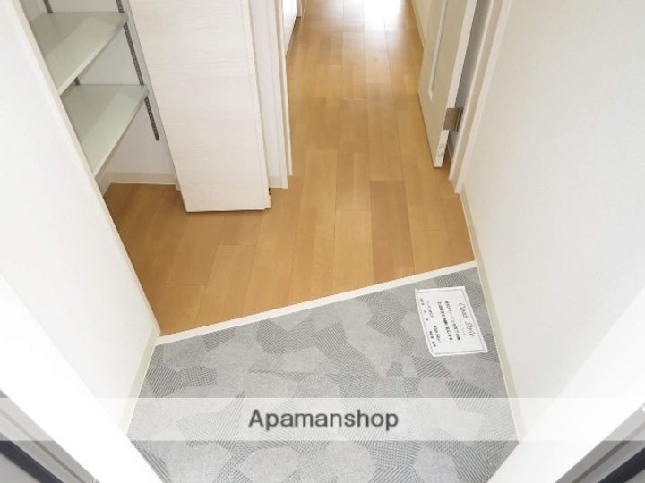 ロータス赤川の玄関