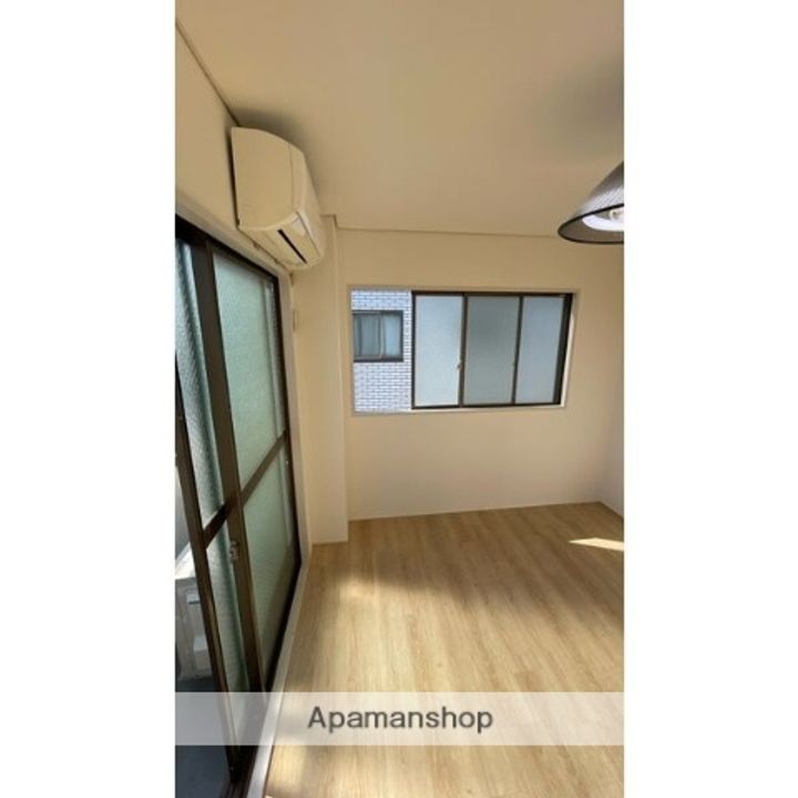 シャルマン新喜多の居間
