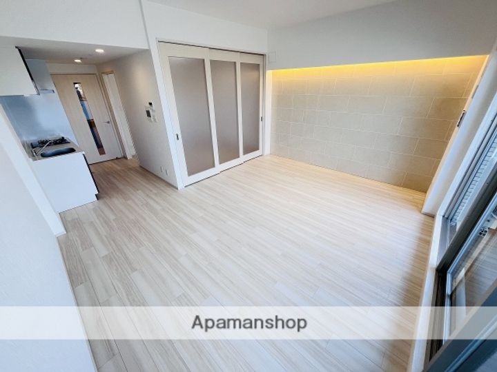 プレジオ三国ASIANの居間