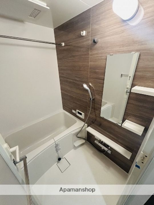 コンフォリア・リヴ新大阪西宮原ソルテラスの風呂