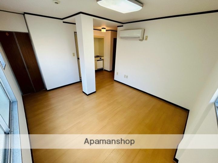 チェリーハイム都島の居間