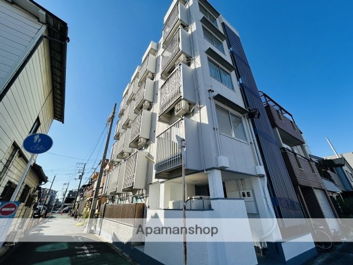 新森サンマンションの外観