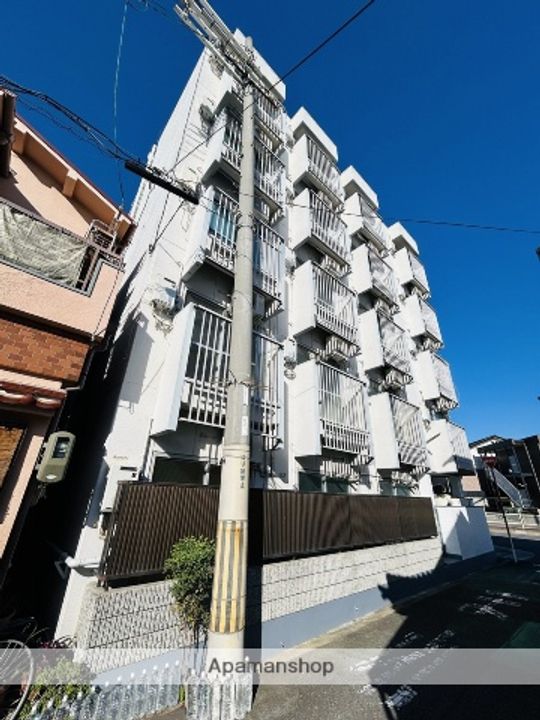 新森サンマンションの外観