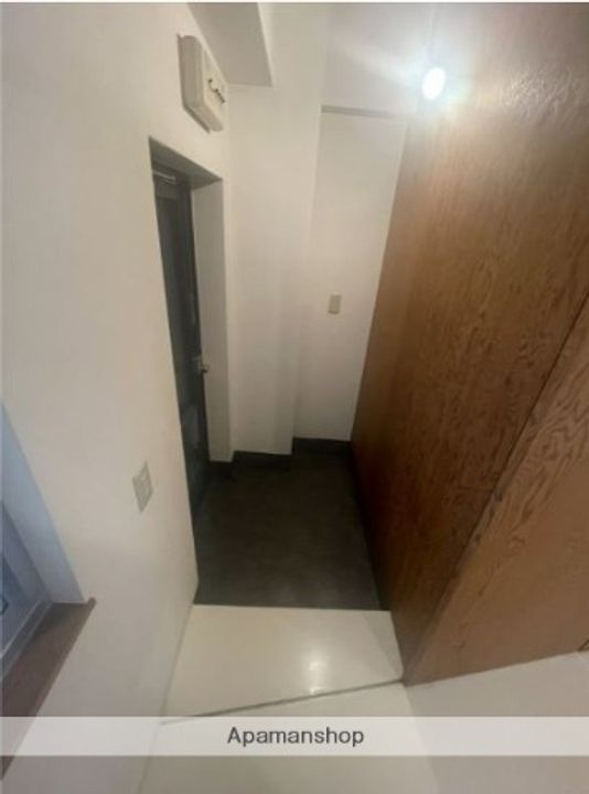 コンパス京橋の玄関