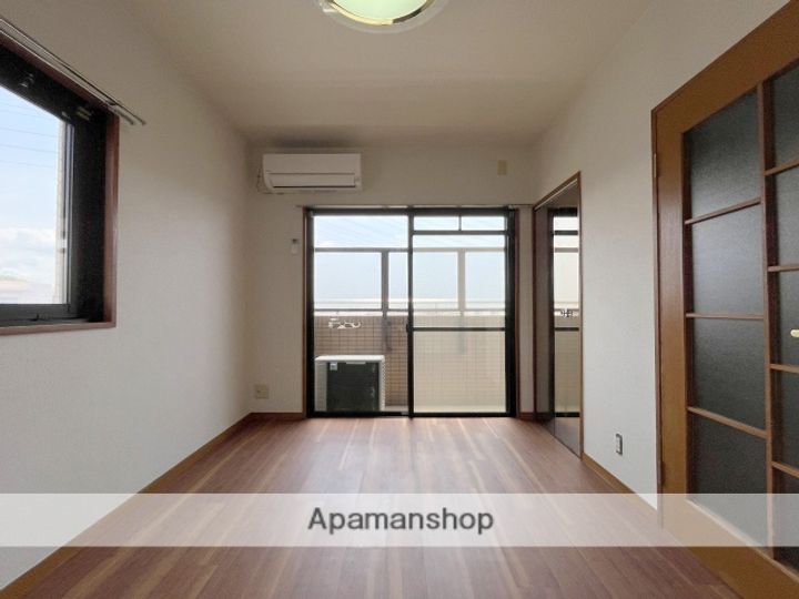 シャルマンフジ北花田の居間