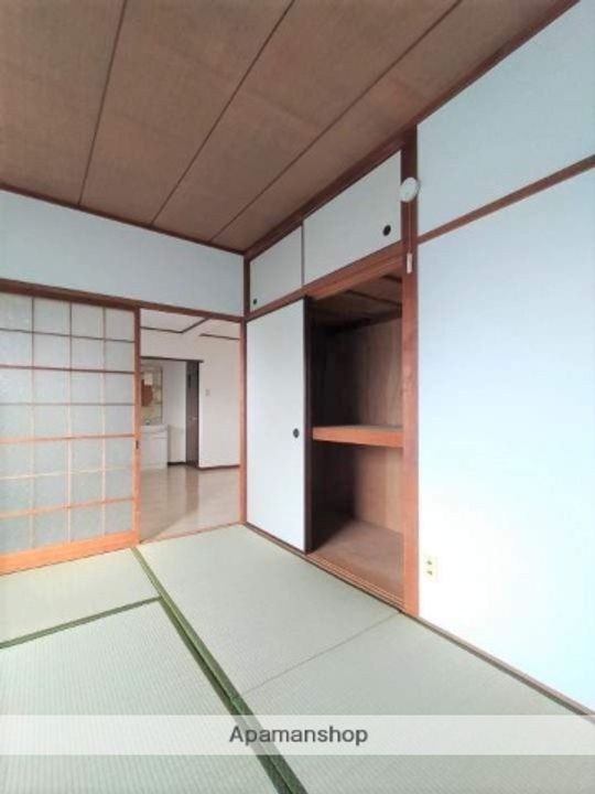 伊助ハイツの内装