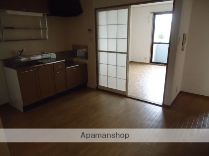 大阪府堺市北区新堀町1丁の賃貸アパートの居間