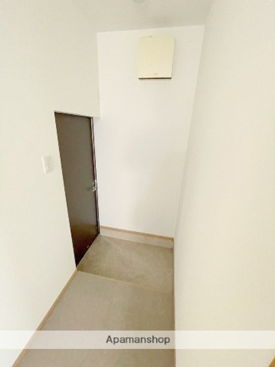 大阪府堺市堺区西湊町1丁の賃貸アパートの玄関