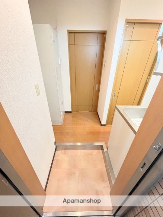 大阪府堺市北区中百舌鳥町2丁の賃貸マンションの玄関
