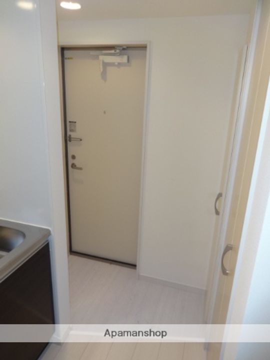 大阪府堺市堺区北清水町1丁の賃貸アパートの玄関