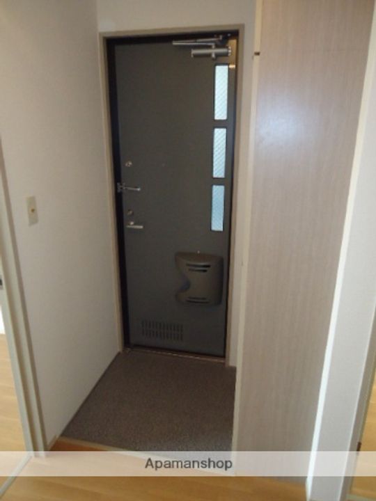 センチュリーコート(出島町)の玄関
