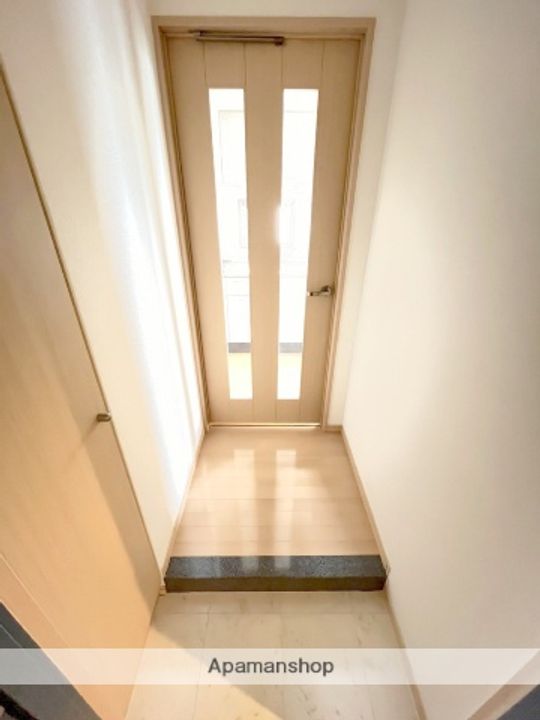 大阪府堺市西区鳳東町4丁(マンション)の賃貸物件の玄関