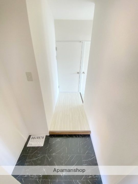 大阪府堺市北区中百舌鳥町6丁の賃貸マンションの玄関
