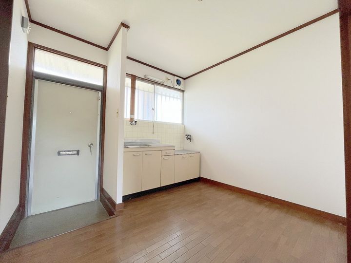 白梅ハイツの居間