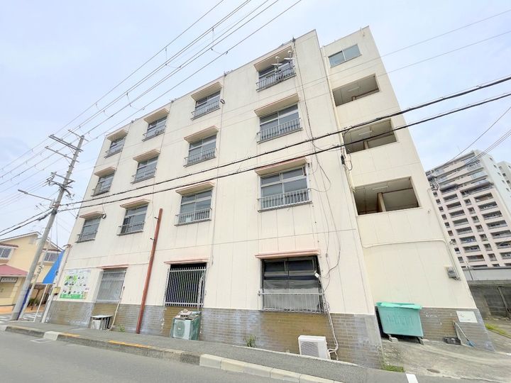 白梅ハイツの外観