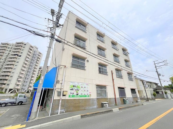 白梅ハイツの外観