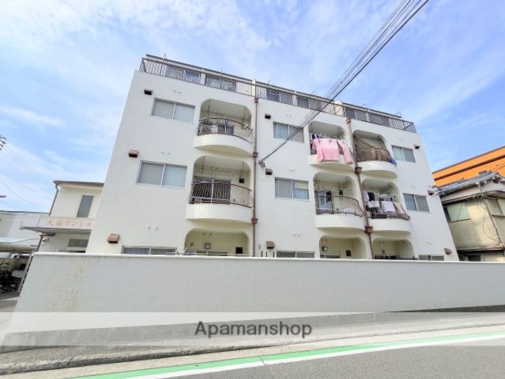 大栄マンションの外観