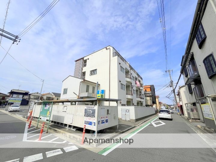 大栄マンションの外観
